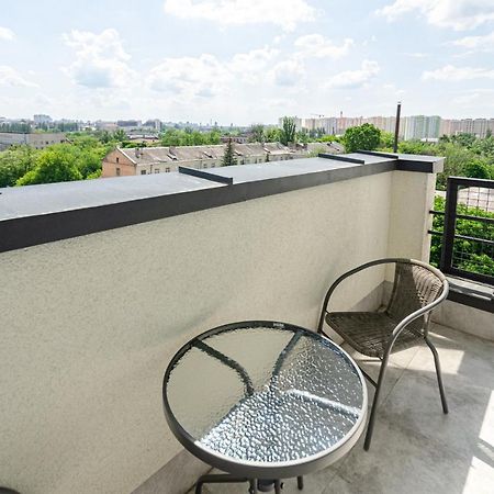 Petrovdom 5-25 In Cozy Apartment In Residential Complex "Beresteiskyi" Kiev Bagian luar foto
