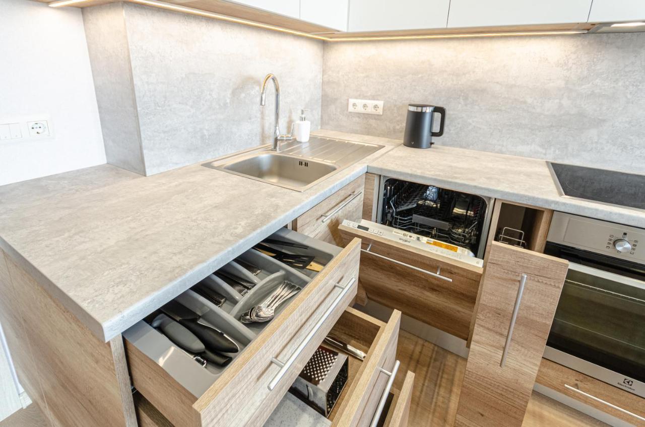 Petrovdom 5-25 In Cozy Apartment In Residential Complex "Beresteiskyi" Kiev Bagian luar foto